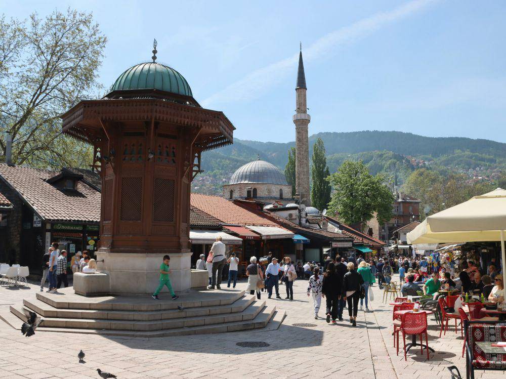 Baščaršija, Sarajevo, Bosnia dan Herzegovina (unsplash.com/Hongbin)