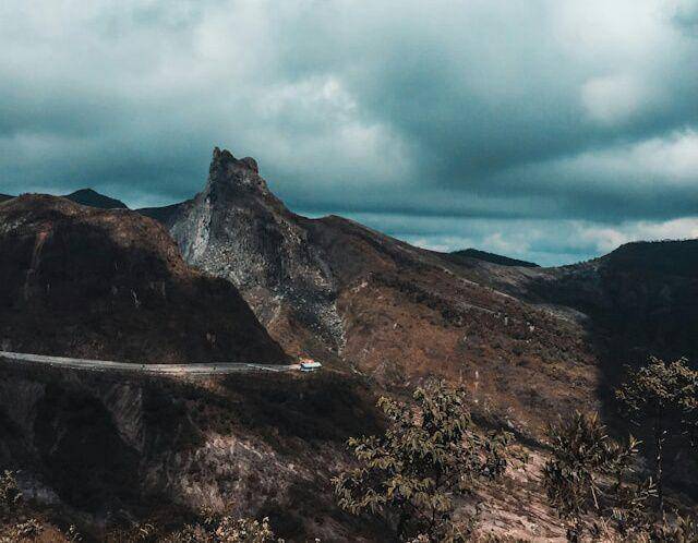 Gunung Kelud, Jawa Timur (unsplash.com/Tusik Only)