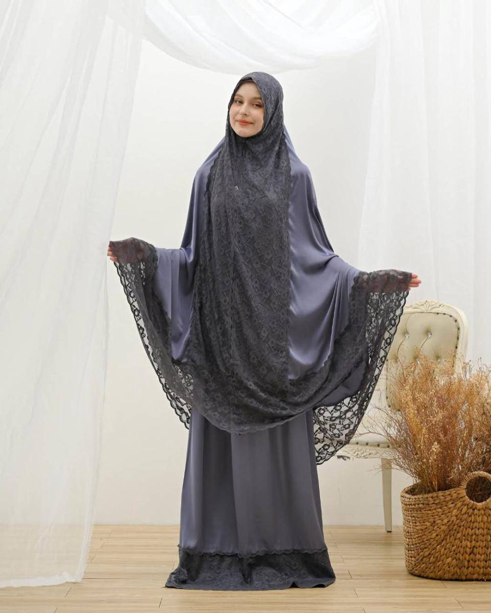potret ide mukena motif bernuansa bold buat salat tarawih (instagram.com/afsha.official)