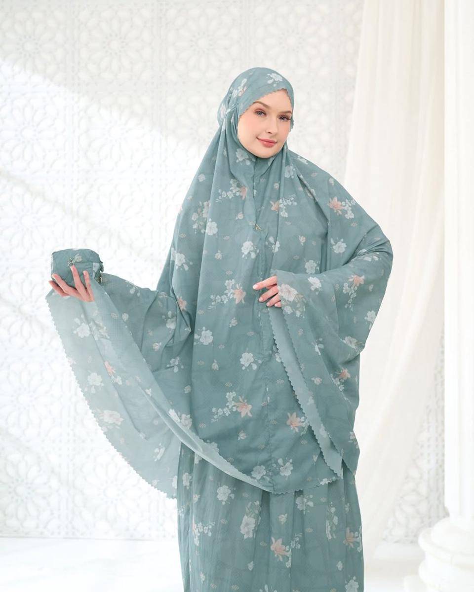 potret ide mukena motif bernuansa bold buat salat tarawih (instagram.com/afsha.official)