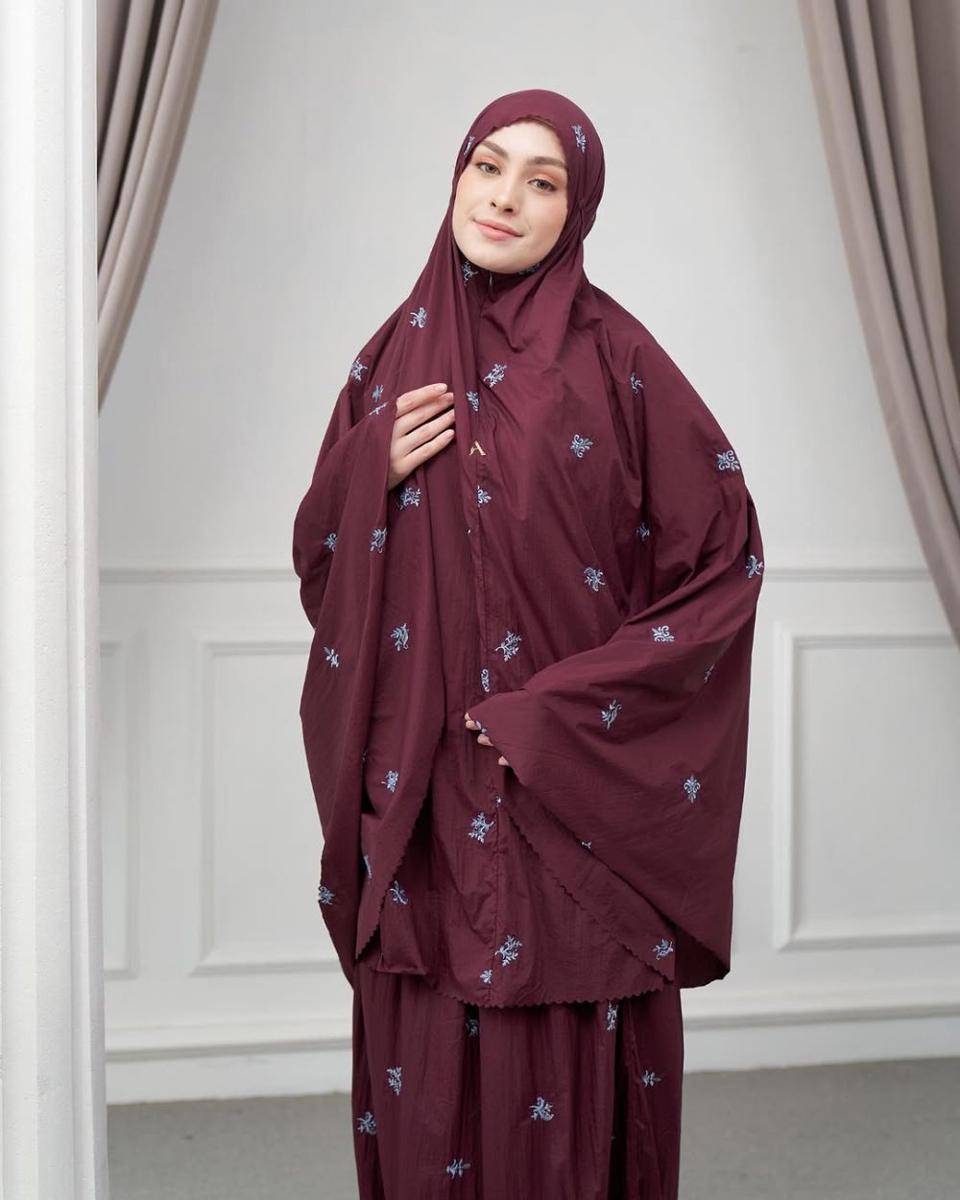 potret ide mukena motif bernuansa bold buat salat tarawih (instagram.com/afsha.official)