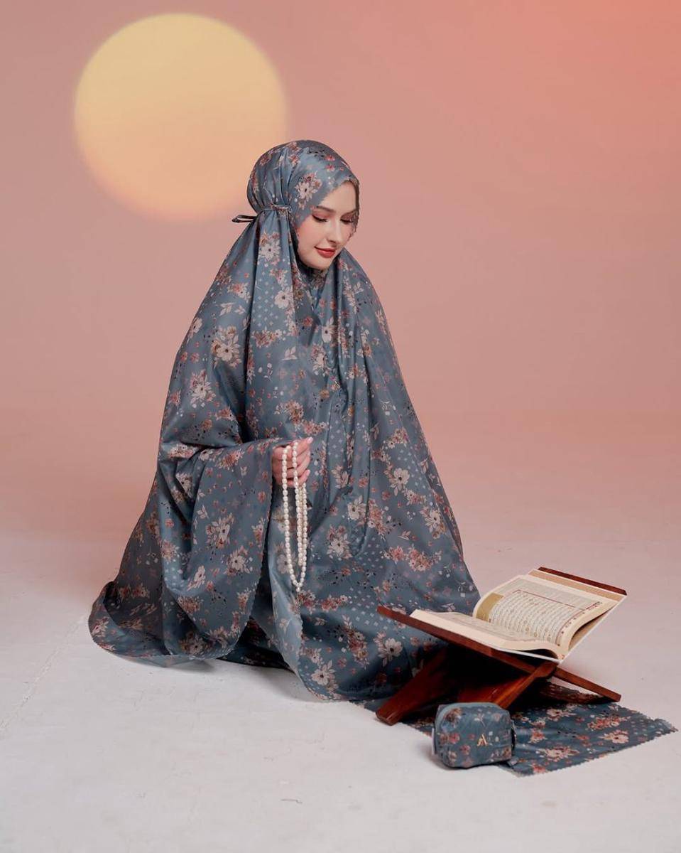 potret ide mukena motif bernuansa bold buat salat tarawih (instagram.com/afsha.official)