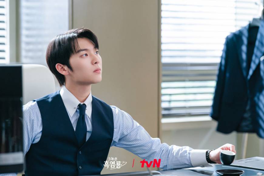 Choi Hyun Wook di drama My Dearest Nemesis (Dok. tvN/My Dearest Nemesis)