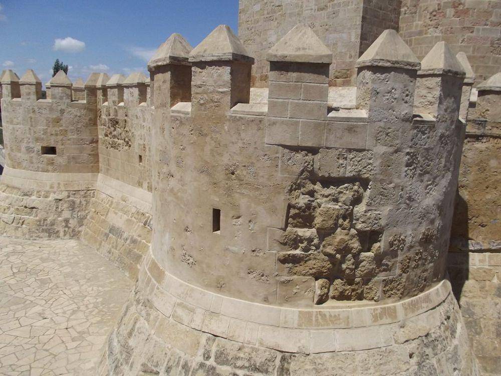 Calahorra tower Al-Andalus (commons.wikimedia.org/	Elliott Brown)