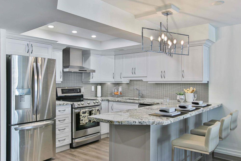 5 Warna yang Cocok Dipadukan dengan Countertops Marmer di Dapur