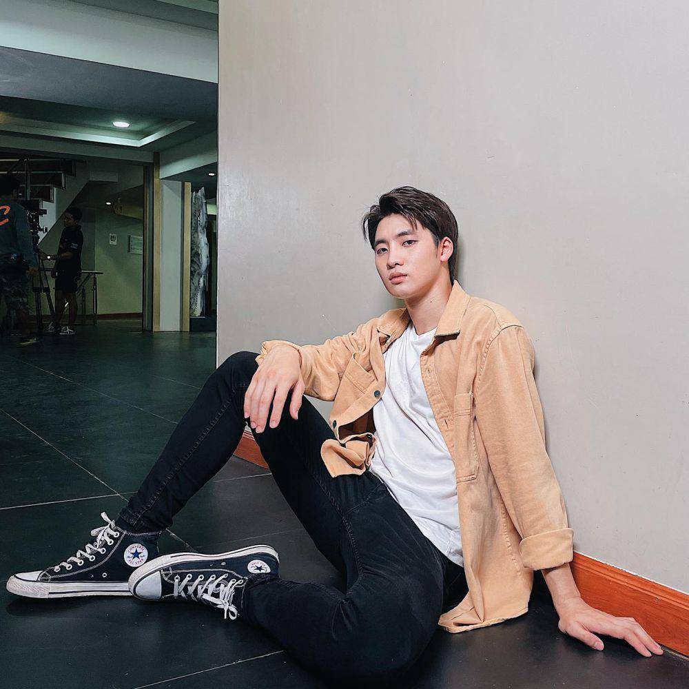 outfit layering ala Mean Phiravich (instagram.com/m34nismind)