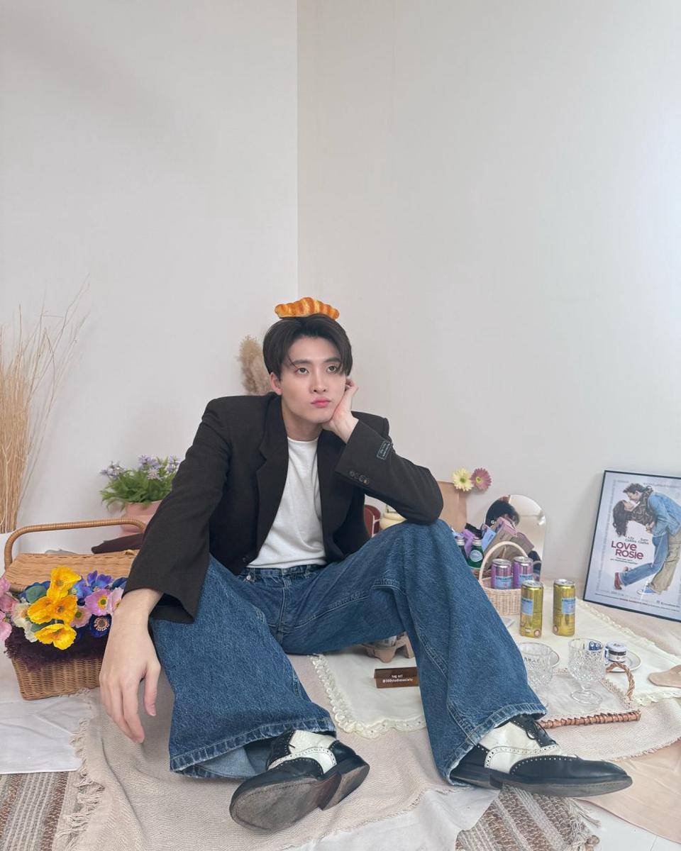 outfit layering ala Mean Phiravich (instagram.com/m34nismind)