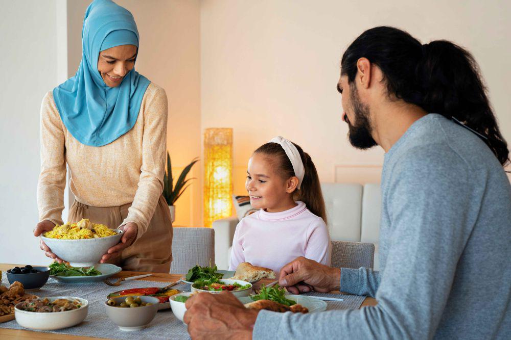 8 Cara Seru Membuat Momen Sahur Menyenangkan untuk Anak
