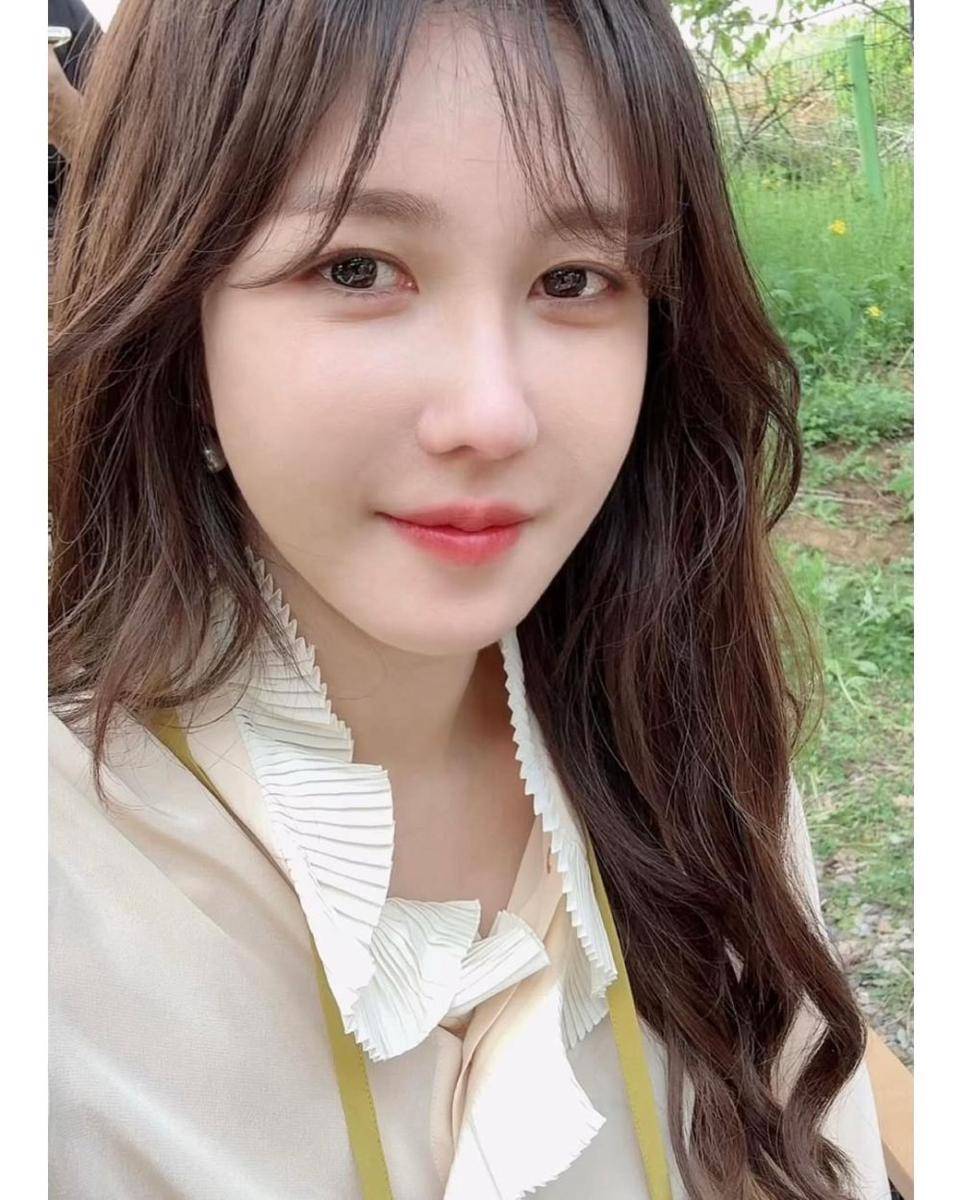 Lee Ji Ah (instagram.com/e.jiah)
