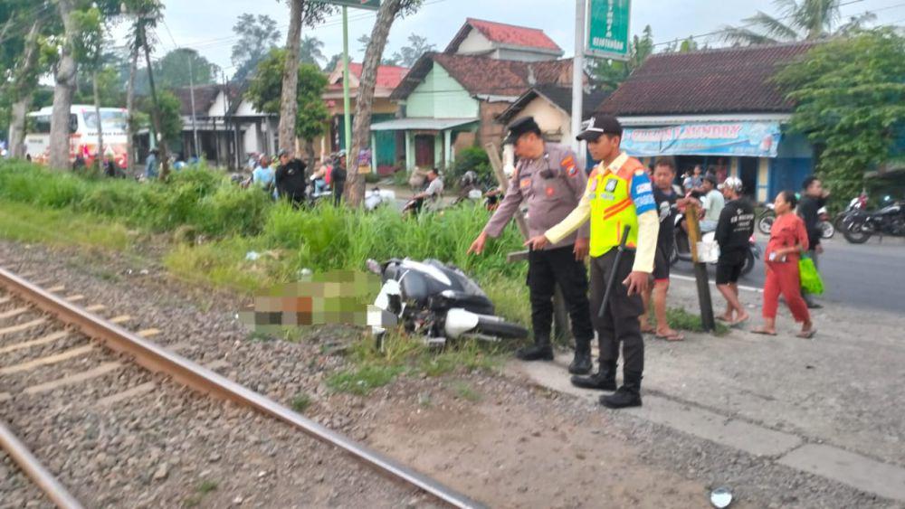 Waspada! 363 Perlintasan Kereta Api di Jatim Tanpa Palang Pintu