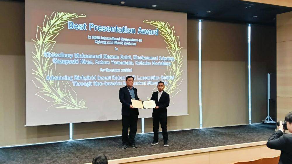 Dosen Teknik Mesin Undip, Mochammad Ariyanto, PhD menciptakan inovasi di bidang hybrid robot berbasis serangga atau cyborg insects untuk misi pencarian dan penyelamatan korban bencana di wilayah perkotaan. (dok. Undip)