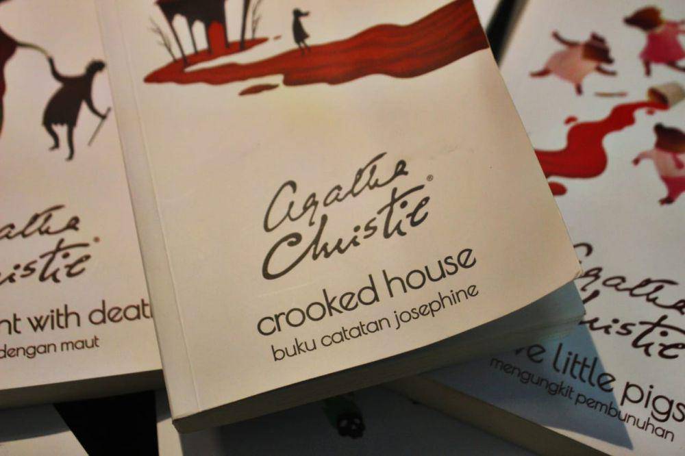 novel Crooked House karya Agatha Christie (dok. pribadi/Shofi Nurul 'Izzati)