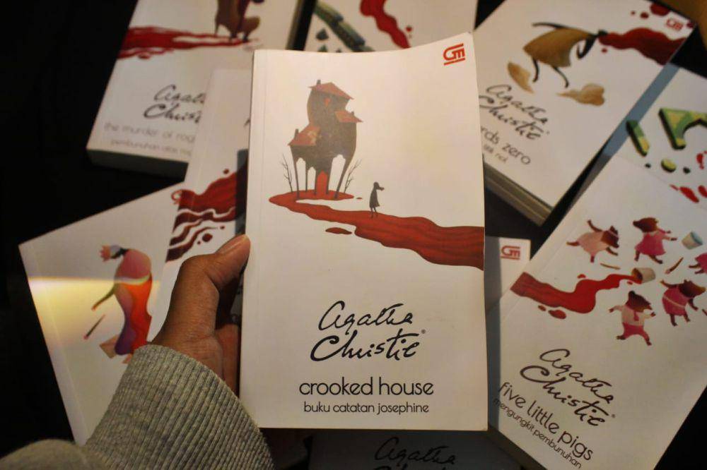 novel Crooked House karya Agatha Christie (dok. pribadi/Shofi Nurul 'Izzati)