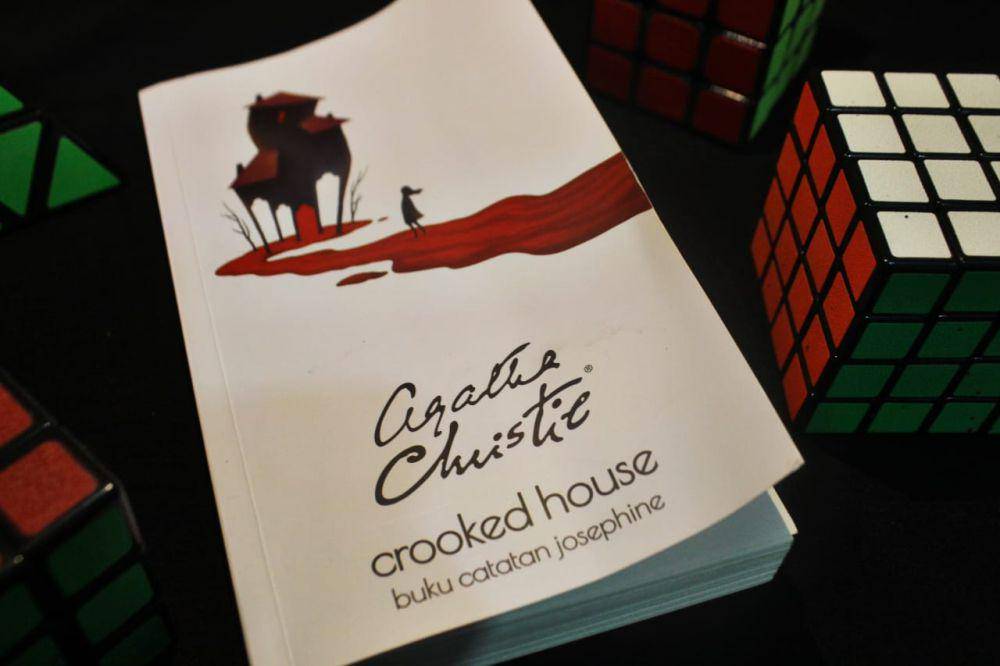 novel Crooked House karya Agatha Christie (dok. pribadi/Shofi Nurul 'Izzati)
