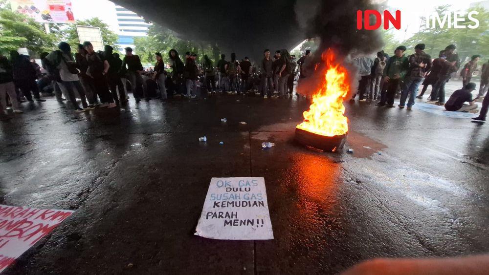 Demo Indonesia Gelap di Makassar Berlanjut: Kritik MBG-Pelanggaran HAM