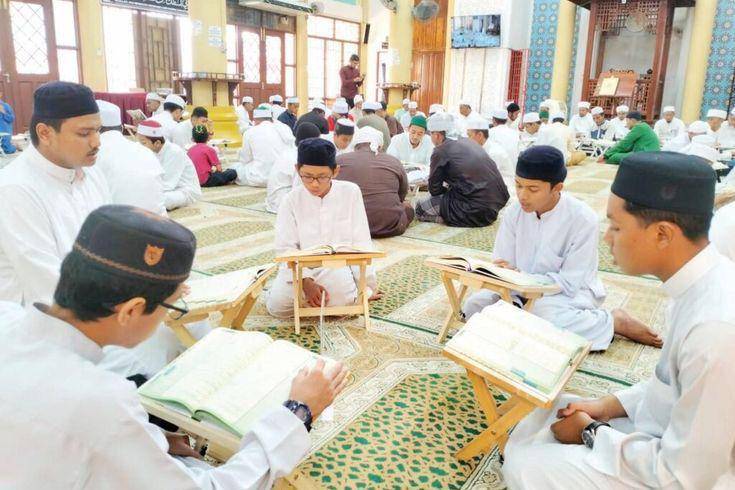 Ilustrasi tradisi unik bulan Ramadan di seluruh dunia. (Pinterest/Utusan Online)