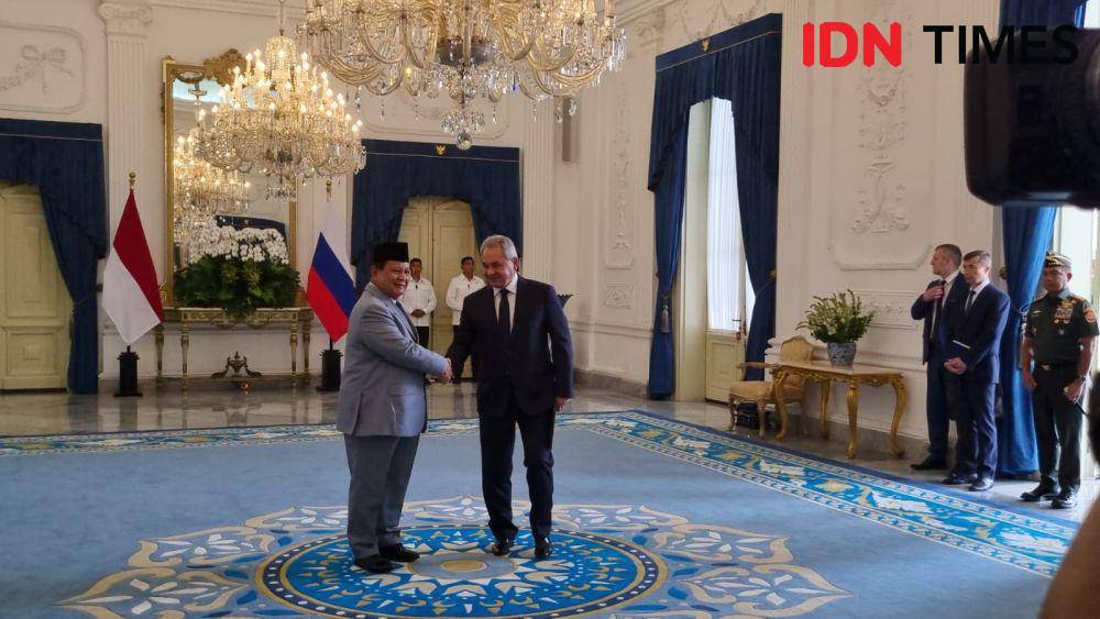 Presiden Prabowo Subianto menerima kunjungan Sekretaris Keamanan Rusia, Sergei К. Shoigu, di Istana Merdeka, Jakarta, Selasa (25/2/2025) (IDN Times/Ilman Nafi'an)