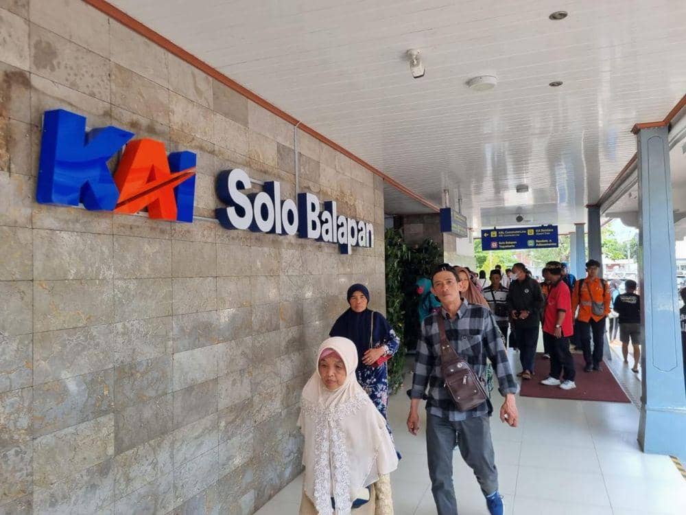 Penumpang di Stasiun Solo Balapan. (Dok/Humas Daop 6 Yogyakarta)