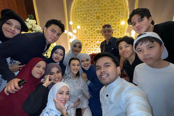 Potret Gen Halilintar Bikin Lapangan Golf, Kado Anniversary Buat Ortu