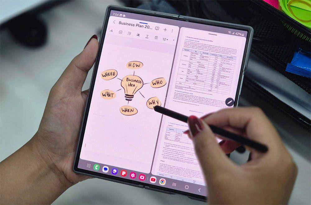 ilustrasi penggunaan Samsung S Pen (news.samsung.com)