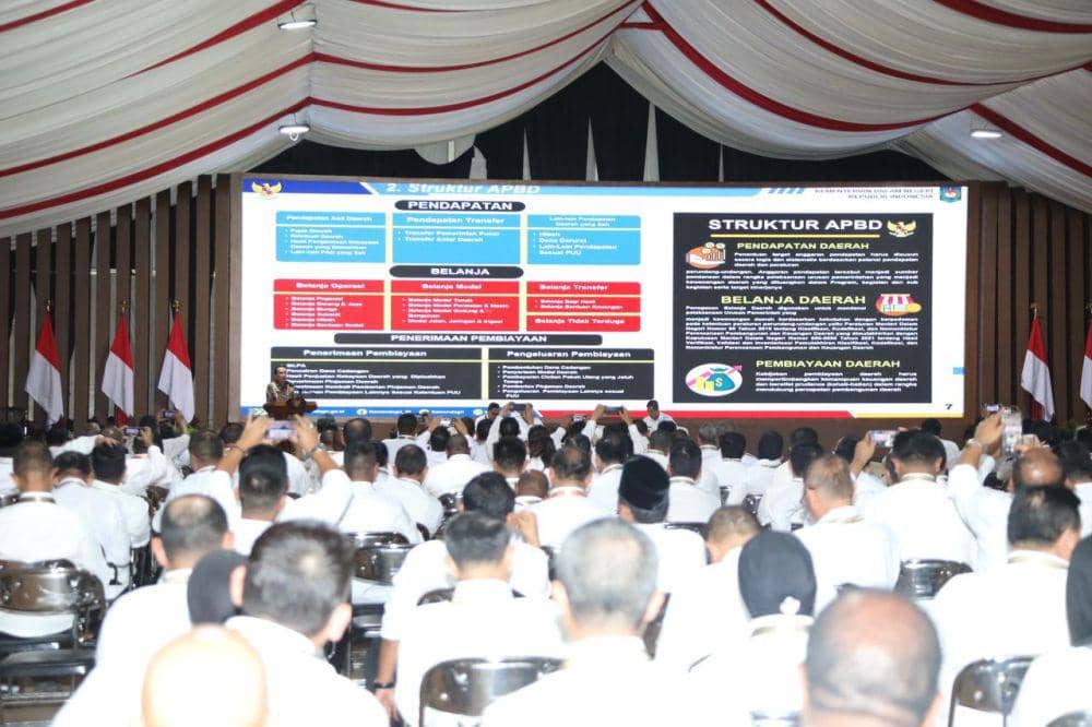 Pemaparan struktur pendapatan APBD saat retret Akmil Magelang. (IDN Times/Dok Puspen Kemendagri)