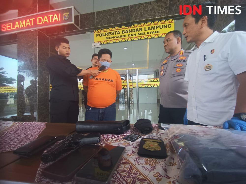 Modal Lencana Reskrim, Polisi Gadungan Tipu Wanita di Lampung