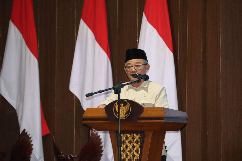 Mendikdasmen Abdul Mu'ti memberikan pemahaman mengenai pentingnya melaksanakan program prioritas Kemendikdasmen yang selaras dengan Asta Cita. (IDN Times/Dok Puspen Kemendagri)