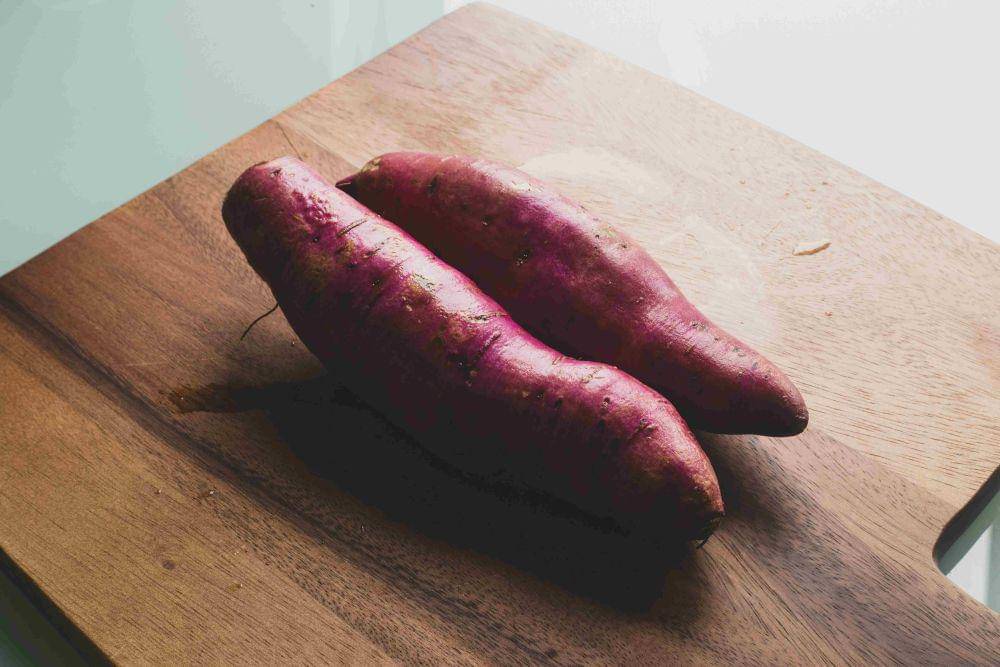 Ilustrasi Ubi Ungu (Unsplash.com/Louis Hansel)