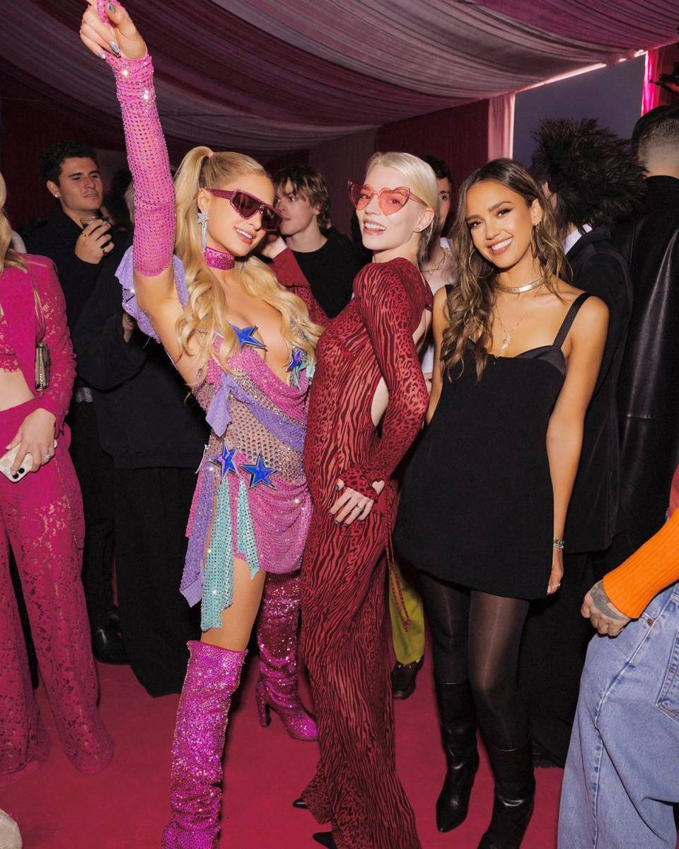 Pesta ultah ke-44 Paris Hilton (Instagram.com/parishilton)