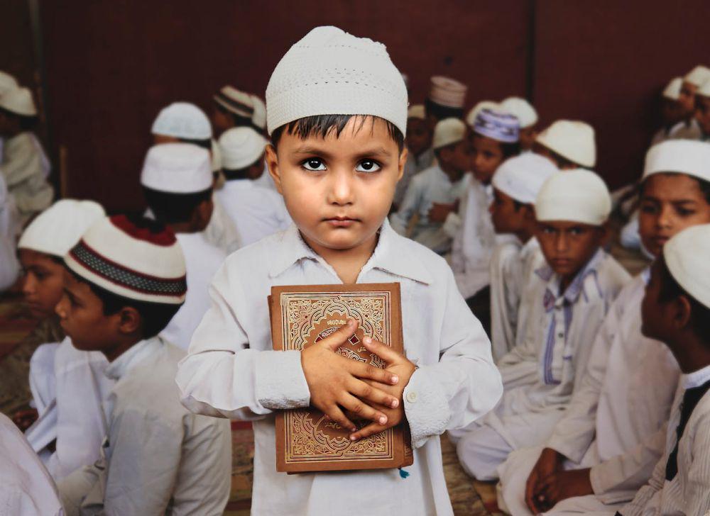 7 Nasihat untuk Anak yang Ikut Tarawih di Masjid, Yuk Latihan Tertib!
