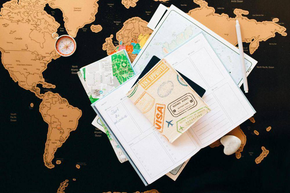 Ilustrasi dokumen visa (pexels.com/Nataliya Vaitkevich)