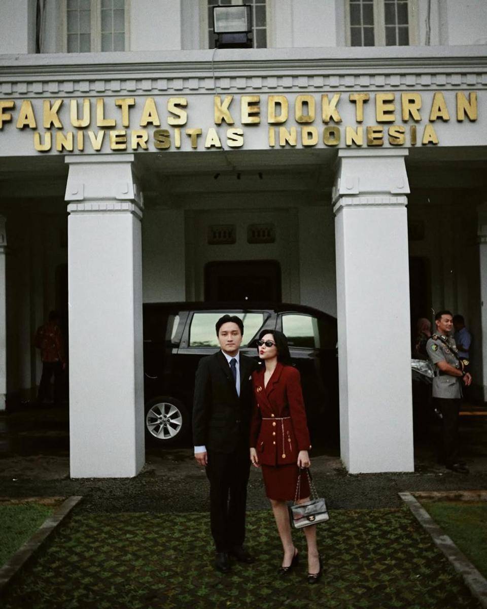 Isyana Sarasvati dan suami (instagram.com/isyanasarasvati)