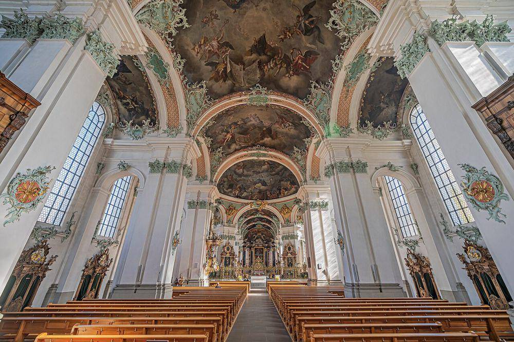 potret interior Katedral St. Gallen, Swiss yang megah dengan gaya Baroknya (commons.wikimedia.org/A.Savin)