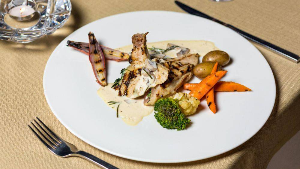 Potret steak salmon (pexels.com/@farhad)