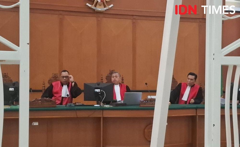 Sidang Perdana Mira Hayati Ditunda karena Sakit