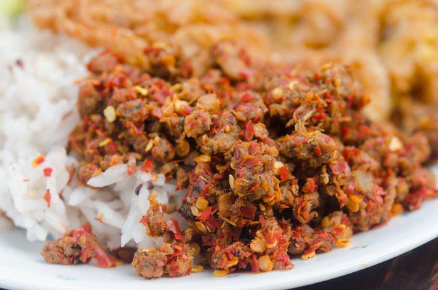 5 Cara Mudah Membuat Sambal Tempe Terasi Tahan Lama, Cocok untuk Stok