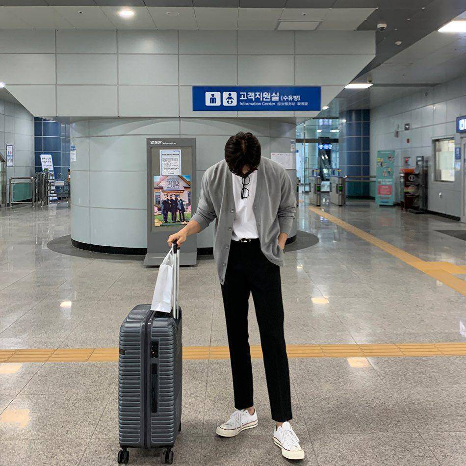airport fashion untuk pria (instagram.com/leehk.k)