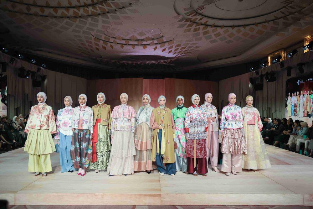 Koleksi Modest Wear dan Tenun dari Ria Miranda, IKYK, Kami., Artkea