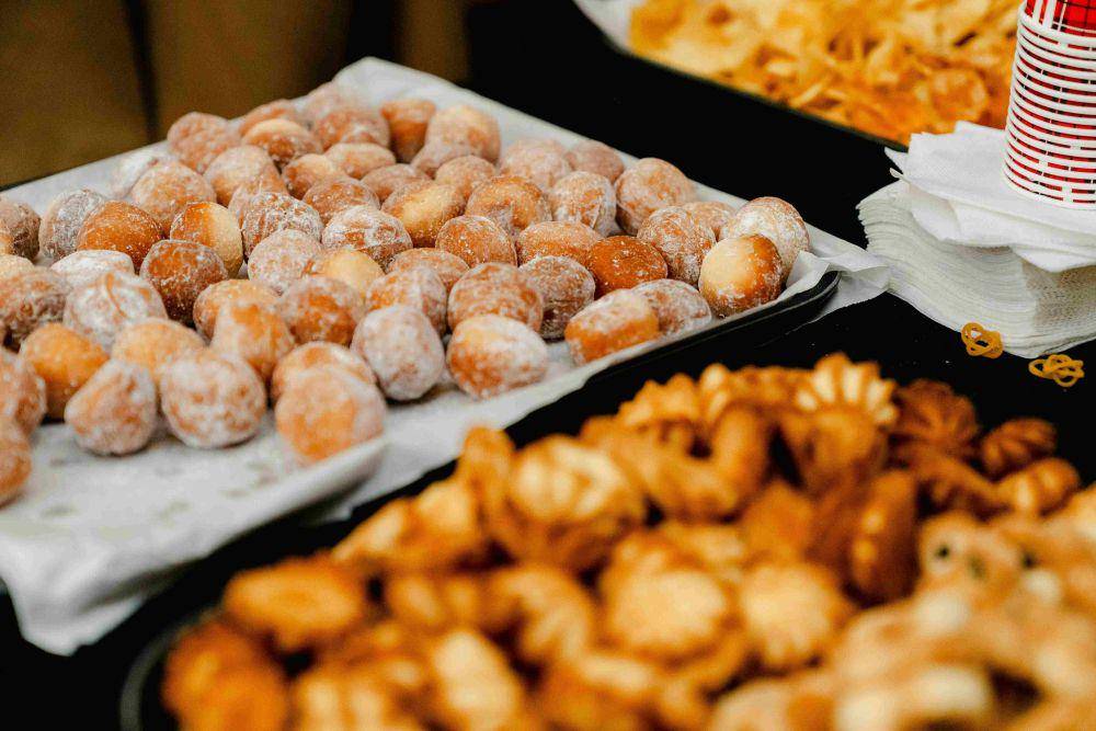 ilustrasi makanan manis (unsplash.com/Frederick Shaw)