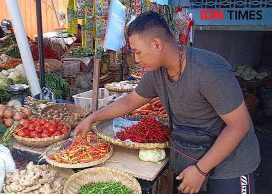 Penampakan jualan bumbu dapur di Pasar Pasir Gintung, Bandar Lampung jelang Ramadan 2025. (IDN Times/Tama Yudha Wiguna).