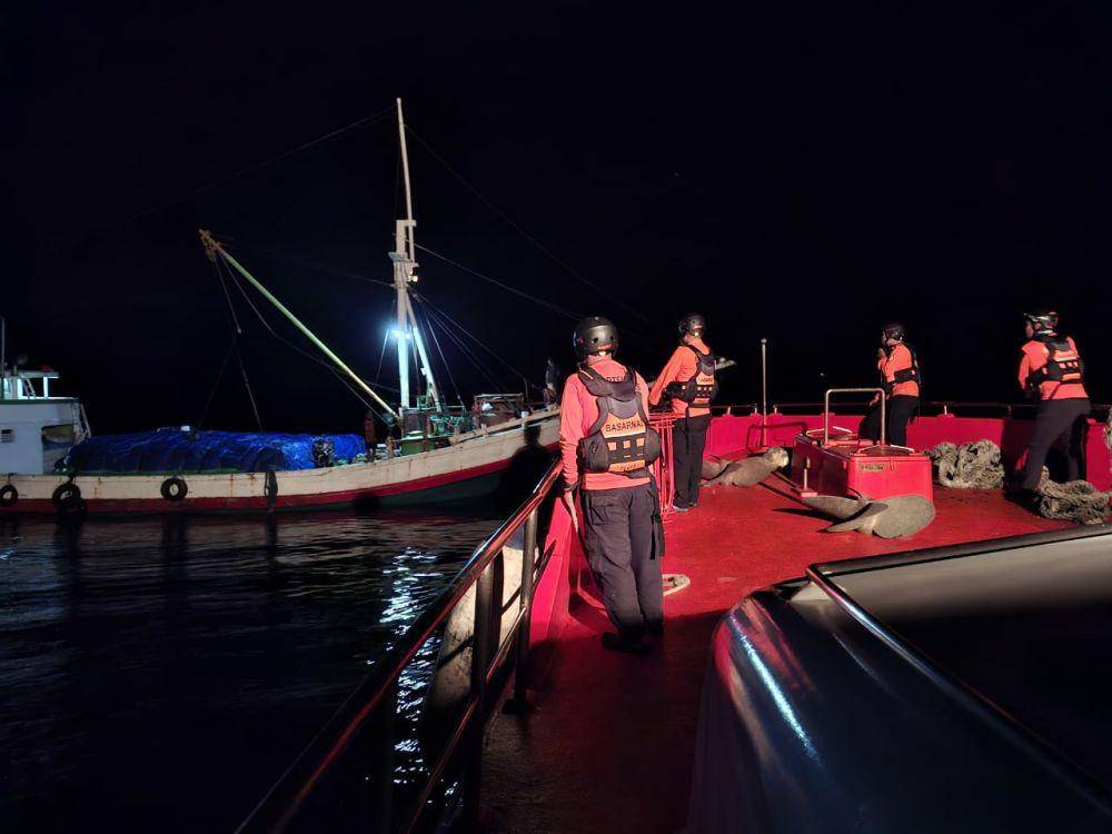 Kapal Pengangkut Pupuk Banyuwangi-Maumere Rusak di Perairan Lombok