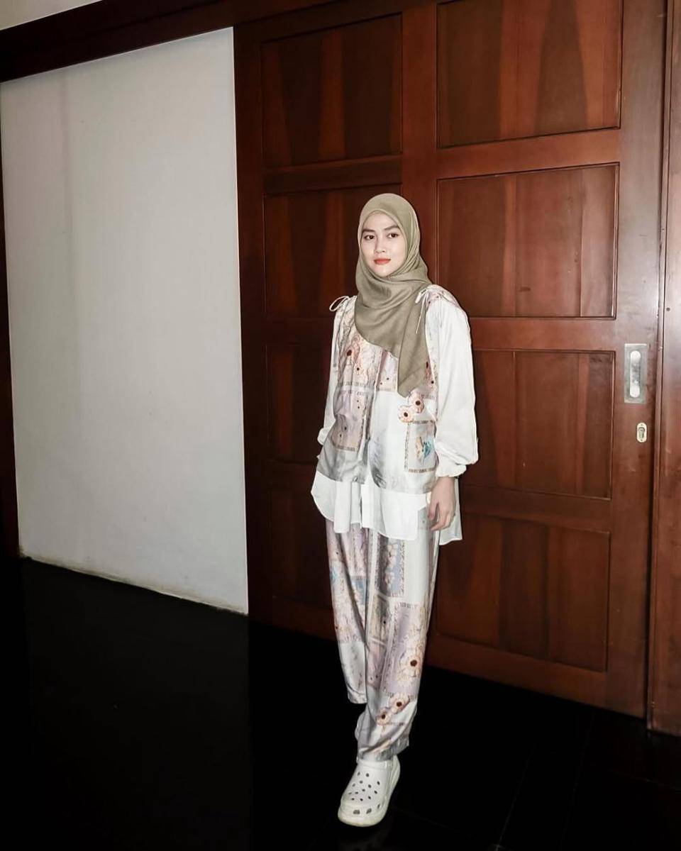 ootd ala Henny Rahman