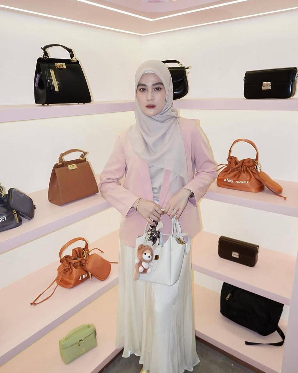 outfit ala Henny Rahman