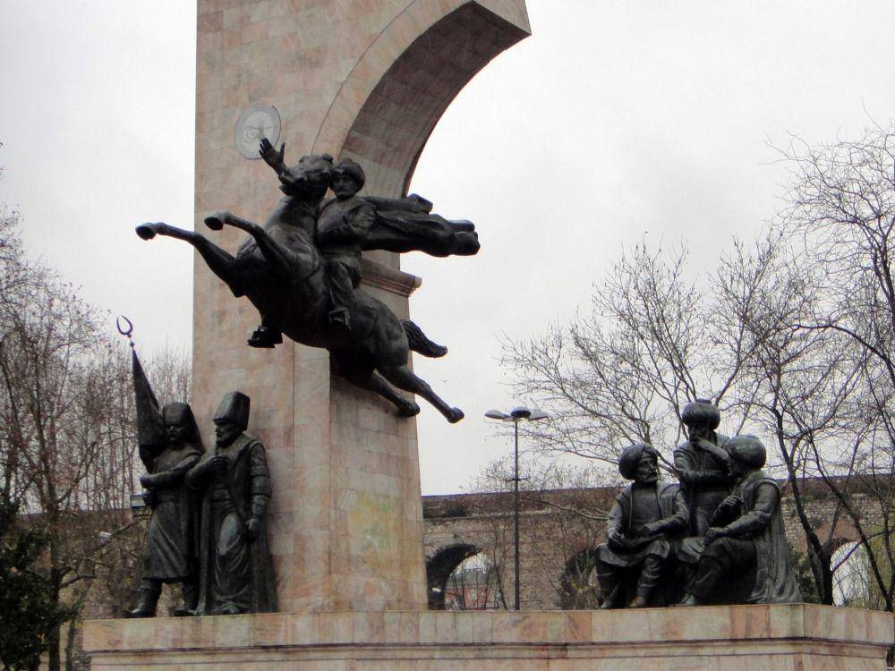 Memorial Sultan Muhammad Al-Fatih (commons.wikimedia.org/Sandstein)
