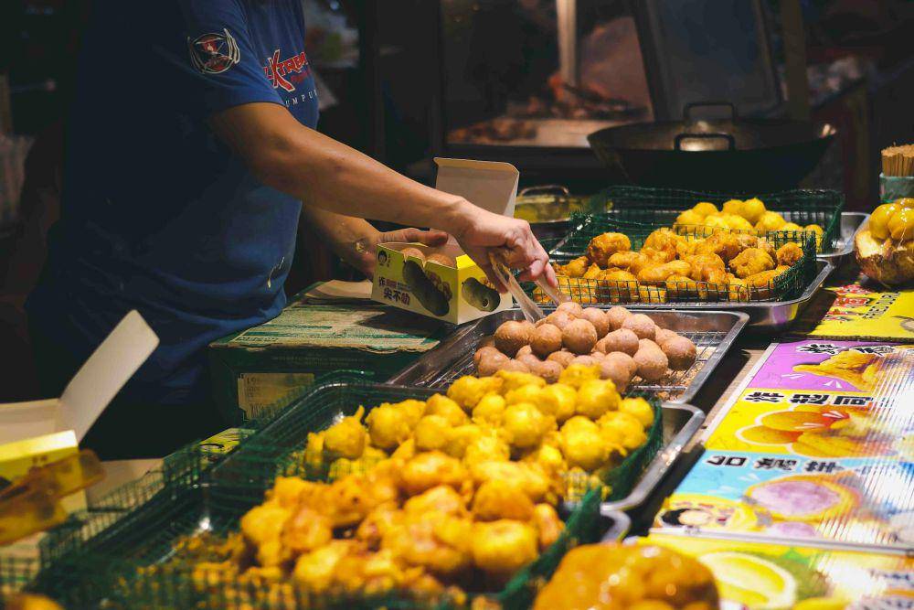 ilustrasi street food (pexels.com/Kogulanath Ayappan)