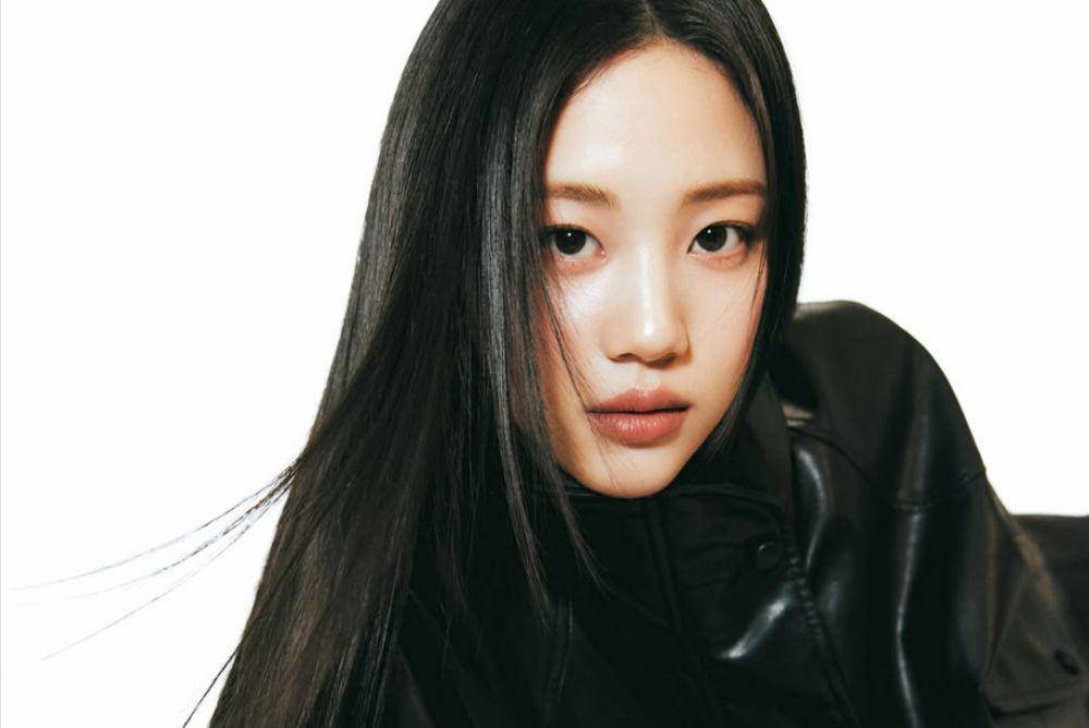 Hong Hwa Yeon di pemotretan bersama Singles Korea (instagram.com/hwanywayeon)