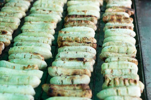 ilustrasi pisang gapit (vecteezy.com/Montian Noowong)