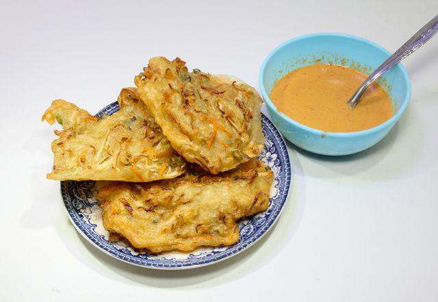 5 Cara Menggoreng Bakwan agar Tak Menyerap Banyak Minyak