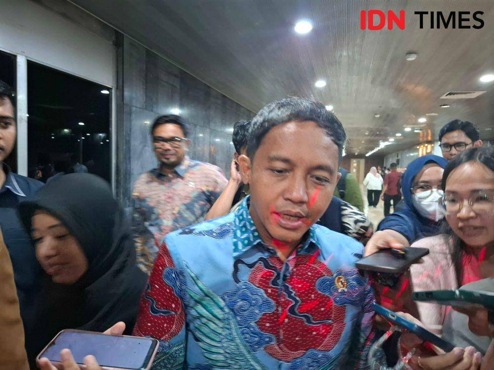 Menhut Raja Juli usai rapat kerja bersama Komisi IV DPR RI. (IDN Times/Amir Faisol)