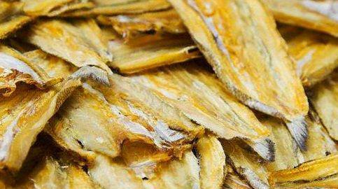 Ikan asin yang dijual di Pasar Oro-Oro Dowo. (IDN Times/Rizal Adhi Pratama)